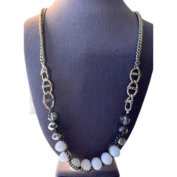 ❤️ NWT! LOFT Chain Wrapped Crystal and Rhinestone Long Necklace - Picture 3 of 8